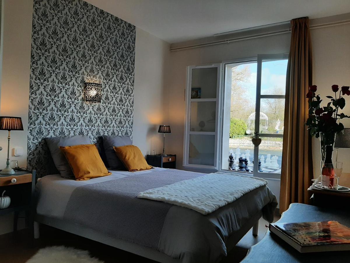 Chateau De Mornay Saint-Pierre-de-l'Isle Екстер'єр фото