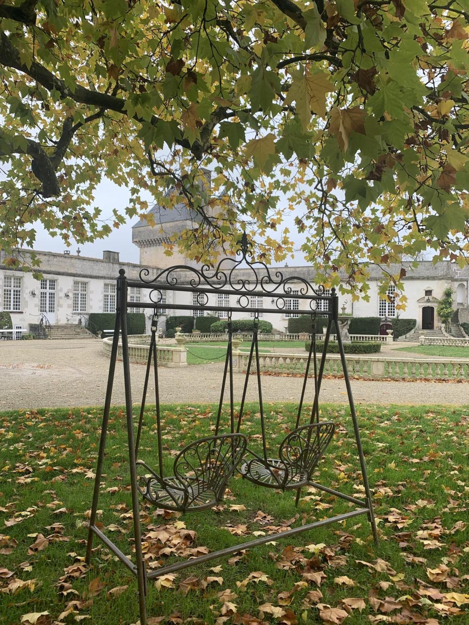 Chateau De Mornay Saint-Pierre-de-l'Isle Екстер'єр фото