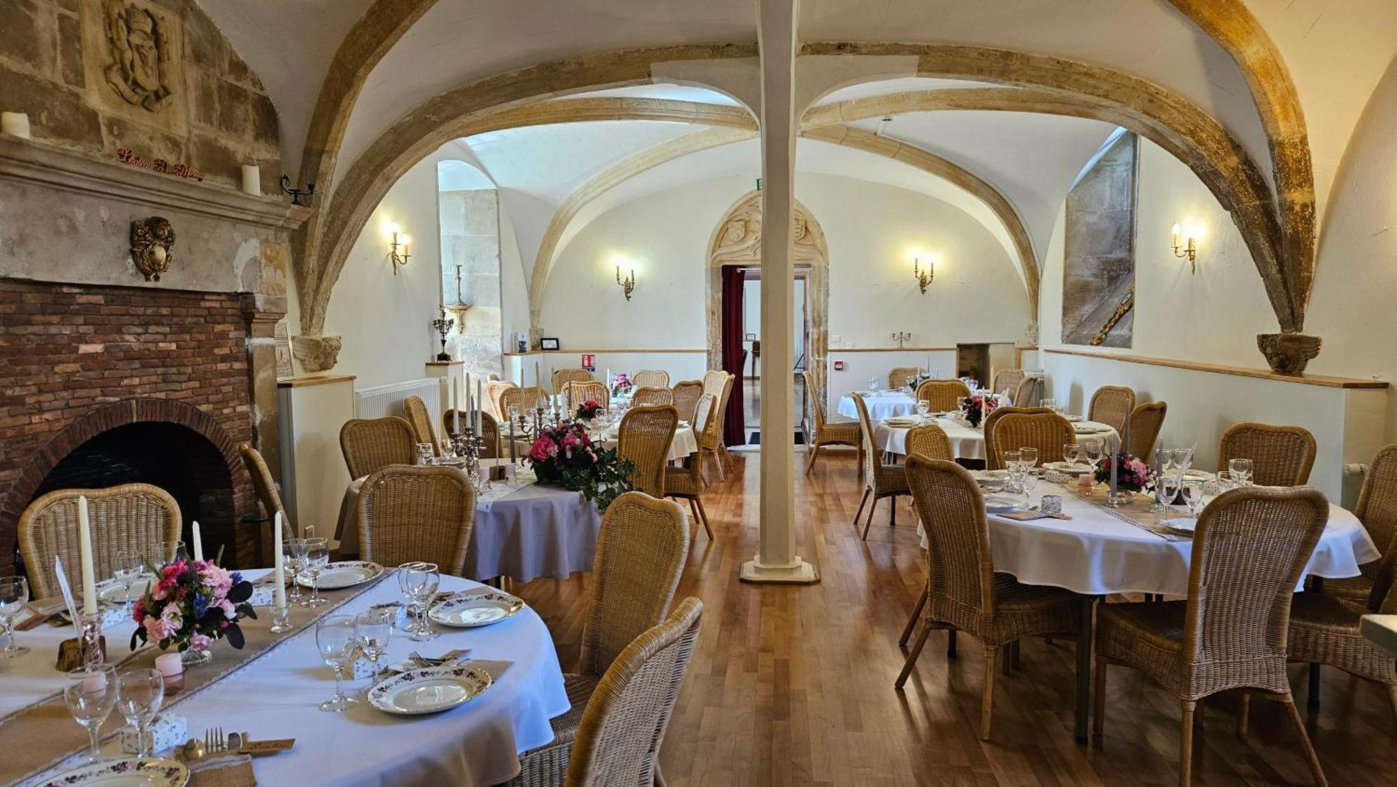 Chateau De Mornay Saint-Pierre-de-l'Isle Екстер'єр фото